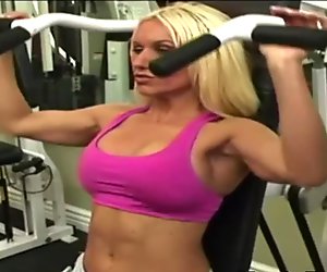 Babe with muscles gets fucked